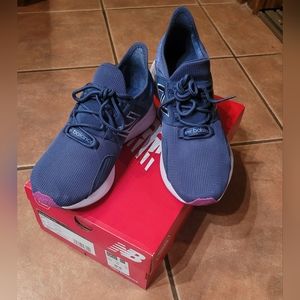 New Balance Fresh Foam Roav size 9 womens